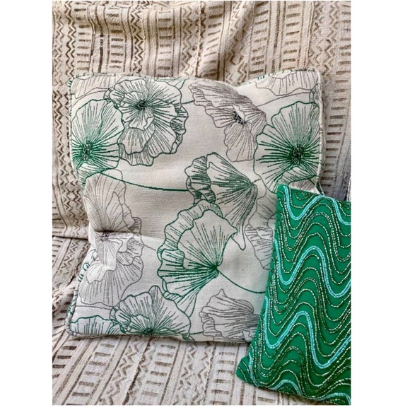 💚 Set of 3 accent pillows 💚 - Picture 3 of 3